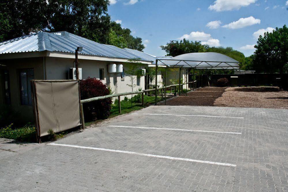 Rivernest Boutique Cottages Maun Exterior foto