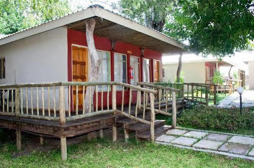 Rivernest Boutique Cottages Maun Exterior foto